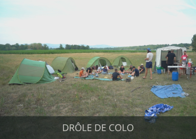 DRÔLE DE COLO